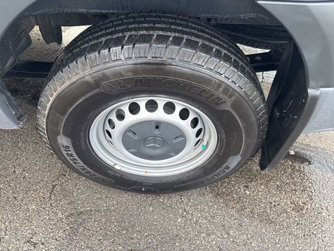 Used 2022 Mercedes-Benz Sprinter 2500 image 54