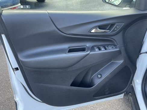 Used 2018 Chevrolet Equinox LT image 24