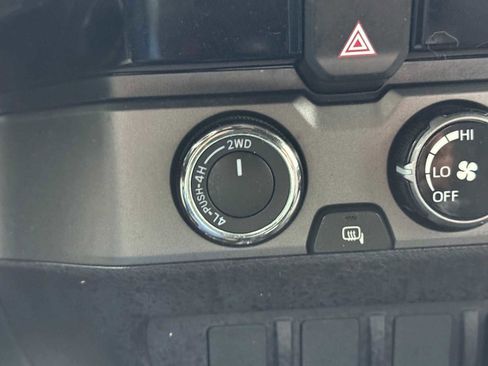 Used 2018 Toyota Tacoma TRD Off-Road image 26