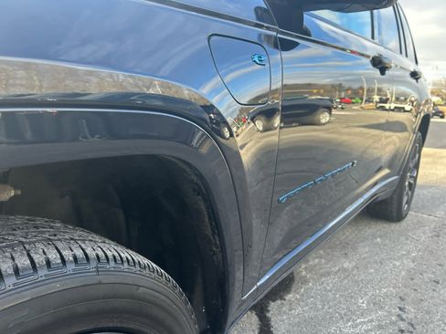 Used 2023 Jeep Grand Cherokee 30th Anniversary image 21