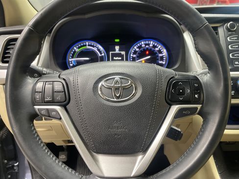 Used 2016 Toyota Highlander Limited image 17