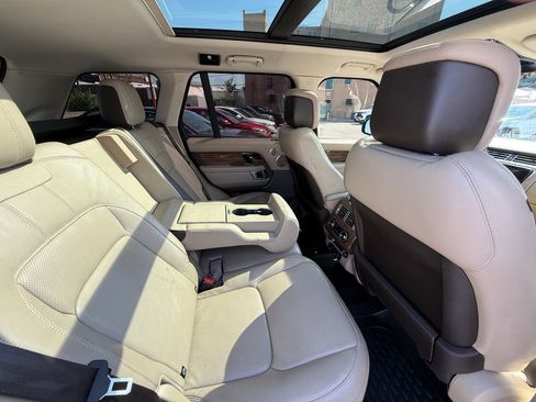 Used 2019 Land Rover Range Rover HSE AWD/4WD image 2