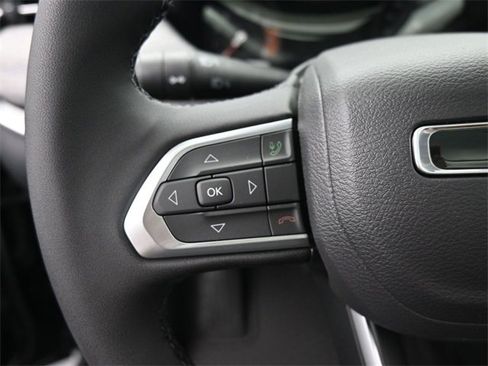 New 2025 Jeep Compass Latitude w/ Sun & Sound Group image 31