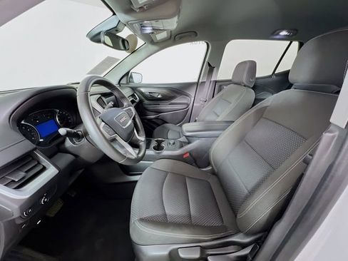 Used 2024 GMC Terrain SLE image 10