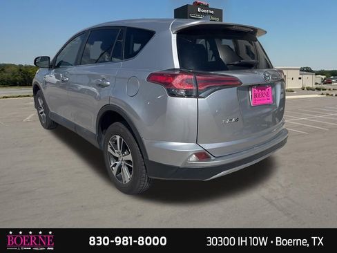 Used 2017 Toyota RAV4 XLE FWD image 9