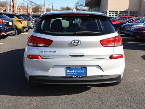 Used 2018 Hyundai Elantra GT image 6