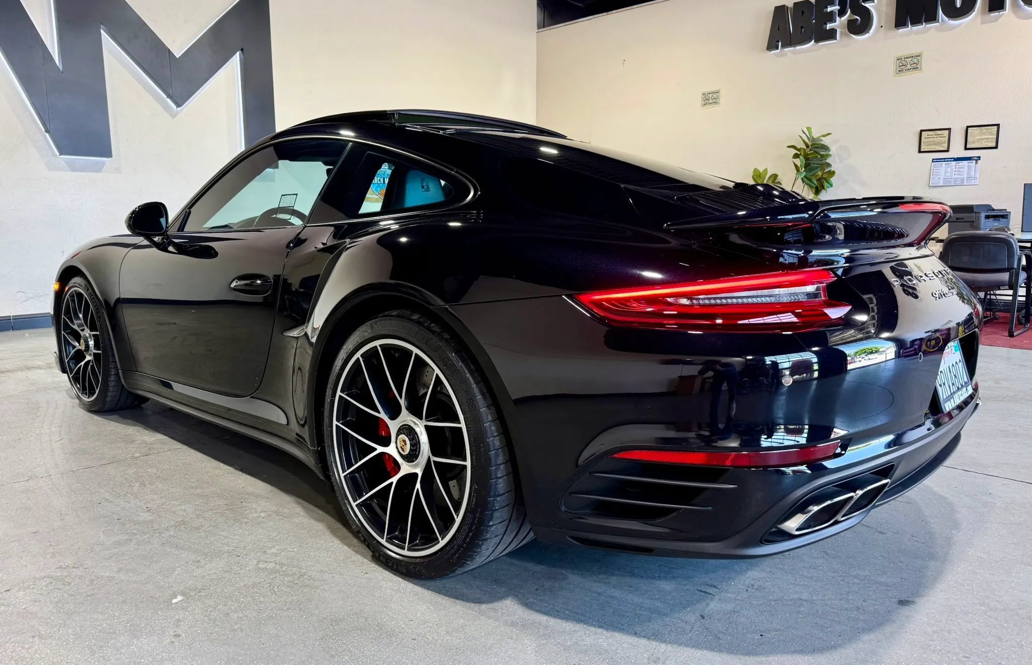 Used 2019 Porsche 911 4 Coupe AWD/4WD image 6