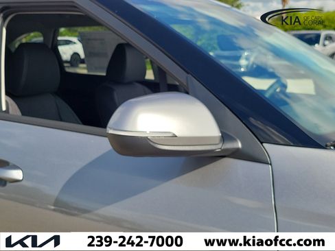 New 2026 Kia Seltos S FWD image 8