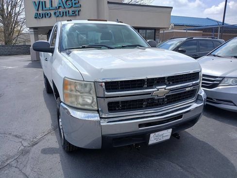 Used 2008 Chevrolet Silverado 2500 W/T w/ Snow Plow Prep Package image 5