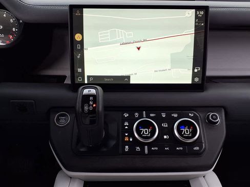 Used 2025 Land Rover Defender 110 X-Dynamic SE image 15