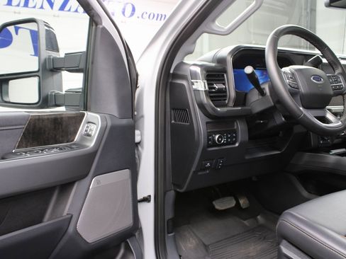 Used 2025 Ford F350 Lariat w/ Black Appearance Package image 62