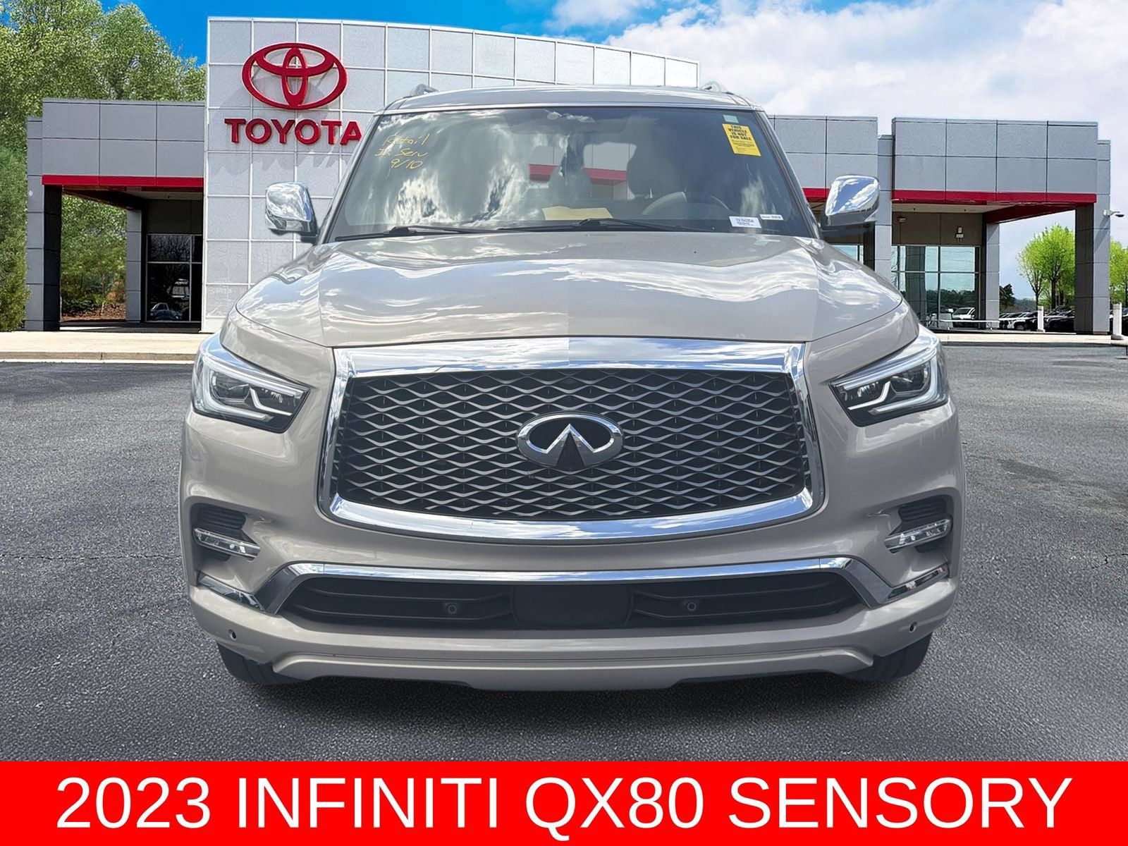 Used 2023 INFINITI QX80 Sensory RWD image 2