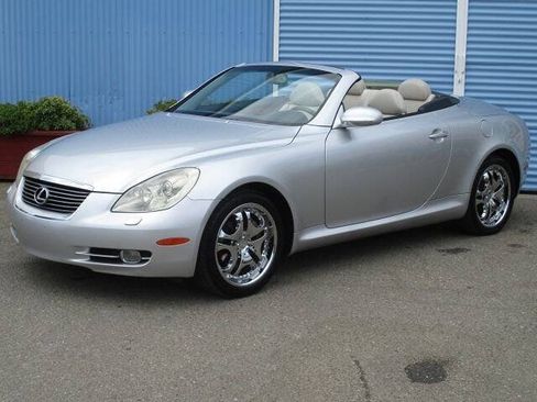 Used 2007 Lexus SC 430 Convertible w/ Preferred Accessory Pkg RWD image 2