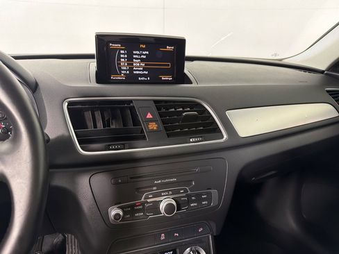 Used 2015 Audi Q3 2.0T Premium Plus w/ Driver Assistance Package FWD image 16
