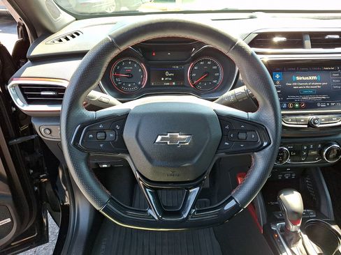 Used 2021 Chevrolet TrailBlazer RS w/ Sun and Liftgate Package AWD/4WD image 17