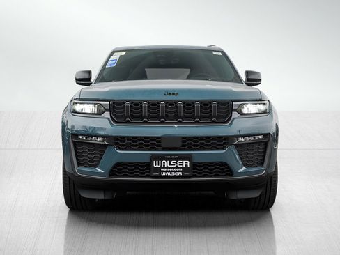 New 2026 Jeep Grand Cherokee Limited w/ Limited Altitude Package AWD/4WD image 2
