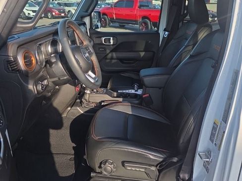 Used 2022 Jeep Gladiator Mojave w/ Cold Weather Group image 13