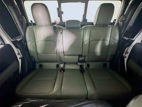 New 2026 Jeep Gladiator Mojave image 10