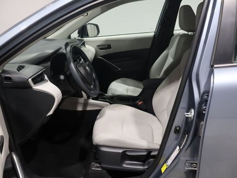 Certified 2023 Toyota Corolla Cross L image 10