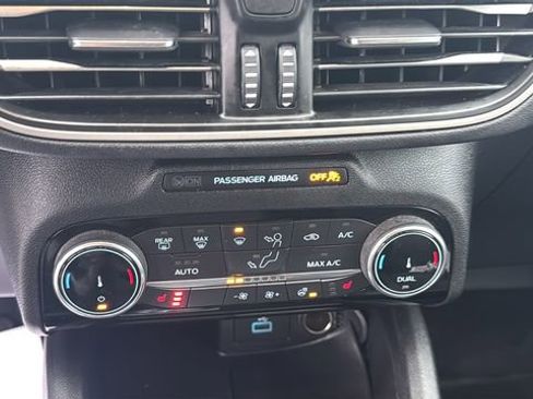 Certified 2022 Ford Escape SEL image 25