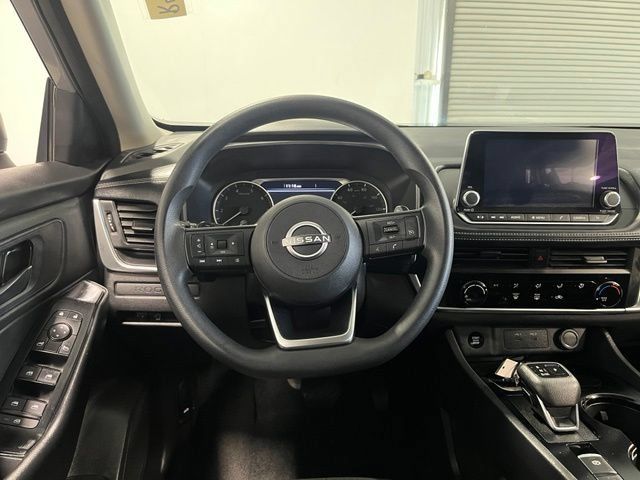 Used 2024 Nissan Rogue S AWD/4WD image 22