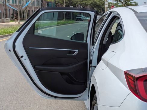 Used 2021 Hyundai Sonata SE image 11