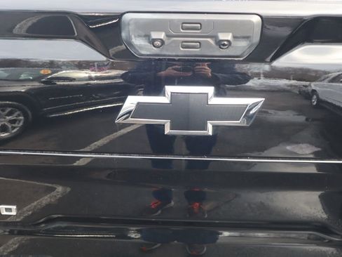 Used 2023 Chevrolet Silverado 1500 ZR2 w/ Technology Package image 40