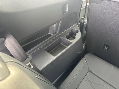 New 2026 Volkswagen Atlas SE image 32