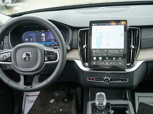 New 2026 Volvo XC90 B6 Plus w/ Protection Package Premier image 26