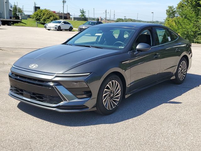 New 2026 Hyundai Sonata SEL FWD image 2