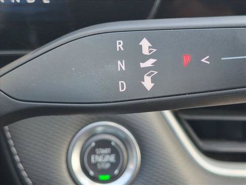 Used 2025 Chevrolet Equinox LT FWD image 13