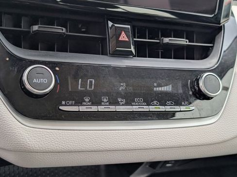 Used 2025 Toyota Corolla LE FWD image 16