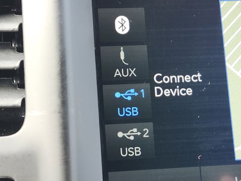 Used 2018 Chrysler 300 Limited image 25