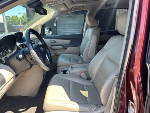 Used 2016 Honda Odyssey Touring image 9