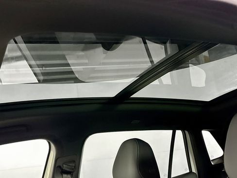 New 2026 Volkswagen Tiguan SEL R-Line image 19