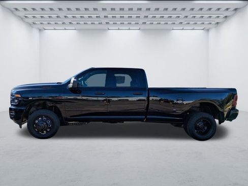 New 2026 RAM 3500 Big Horn AWD/4WD image 7