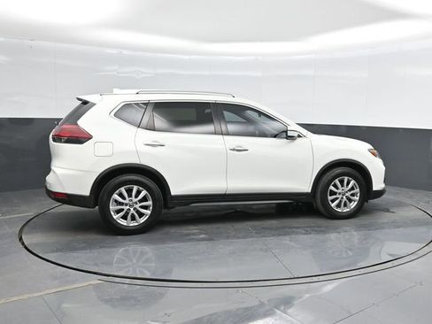 Used 2020 Nissan Rogue SV image 4