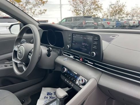 Used 2023 Hyundai Elantra SEL image 30