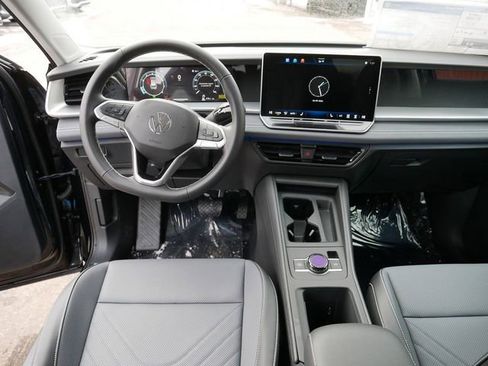New 2026 Volkswagen Tiguan SE AWD/4WD image 9