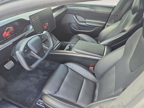 Used 2021 Tesla Model S Plaid image 4