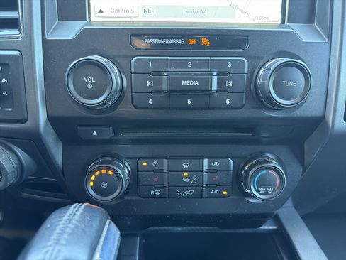 Used 2018 Ford F150 XLT w/ Equipment Group 302A Luxury AWD/4WD image 28