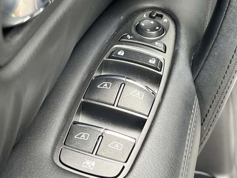 Used 2021 Nissan Armada SL w/ Midnight Edition Package RWD image 33
