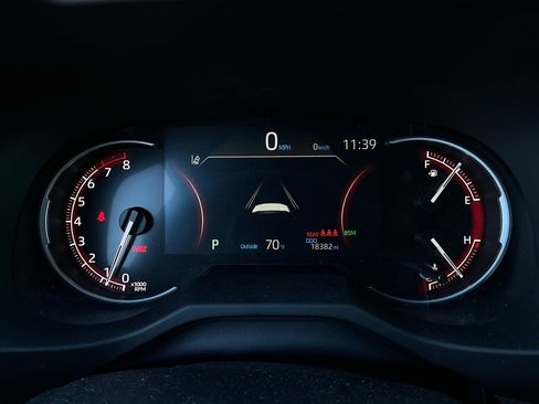 Used 2025 Toyota RAV4 XLE image 38