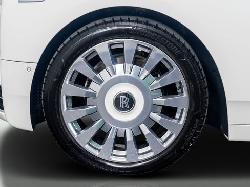 Used 2019 Rolls-Royce Phantom Sedan image 19