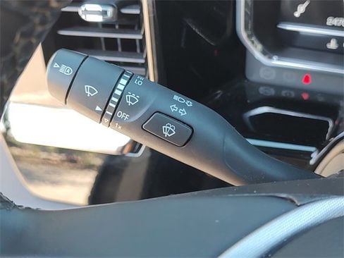 Used 2024 GMC Sierra 1500 SLT image 25