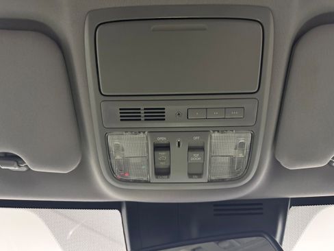 Used 2018 Honda CR-V Touring image 18