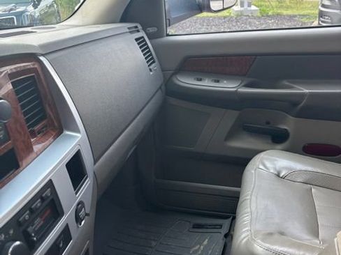 Used 2007 Dodge Ram 2500 Truck Laramie w/ Protection Group AWD/4WD image 4