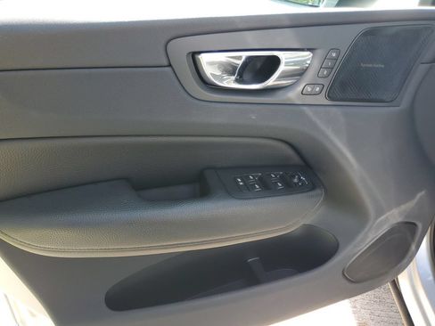 Used 2019 Volvo XC60 T5 Momentum w/ Protection Package FWD image 19