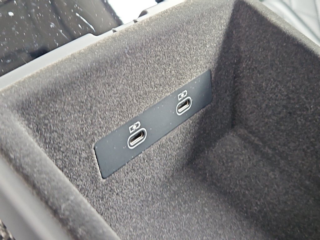 Certified 2023 Audi S8 AWD/4WD image 25