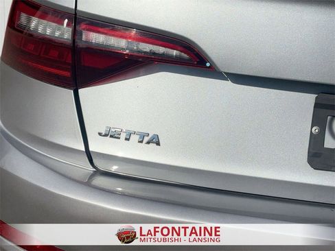 Used 2021 Volkswagen Jetta R-Line w/ R-Line Cold Weather Package image 10